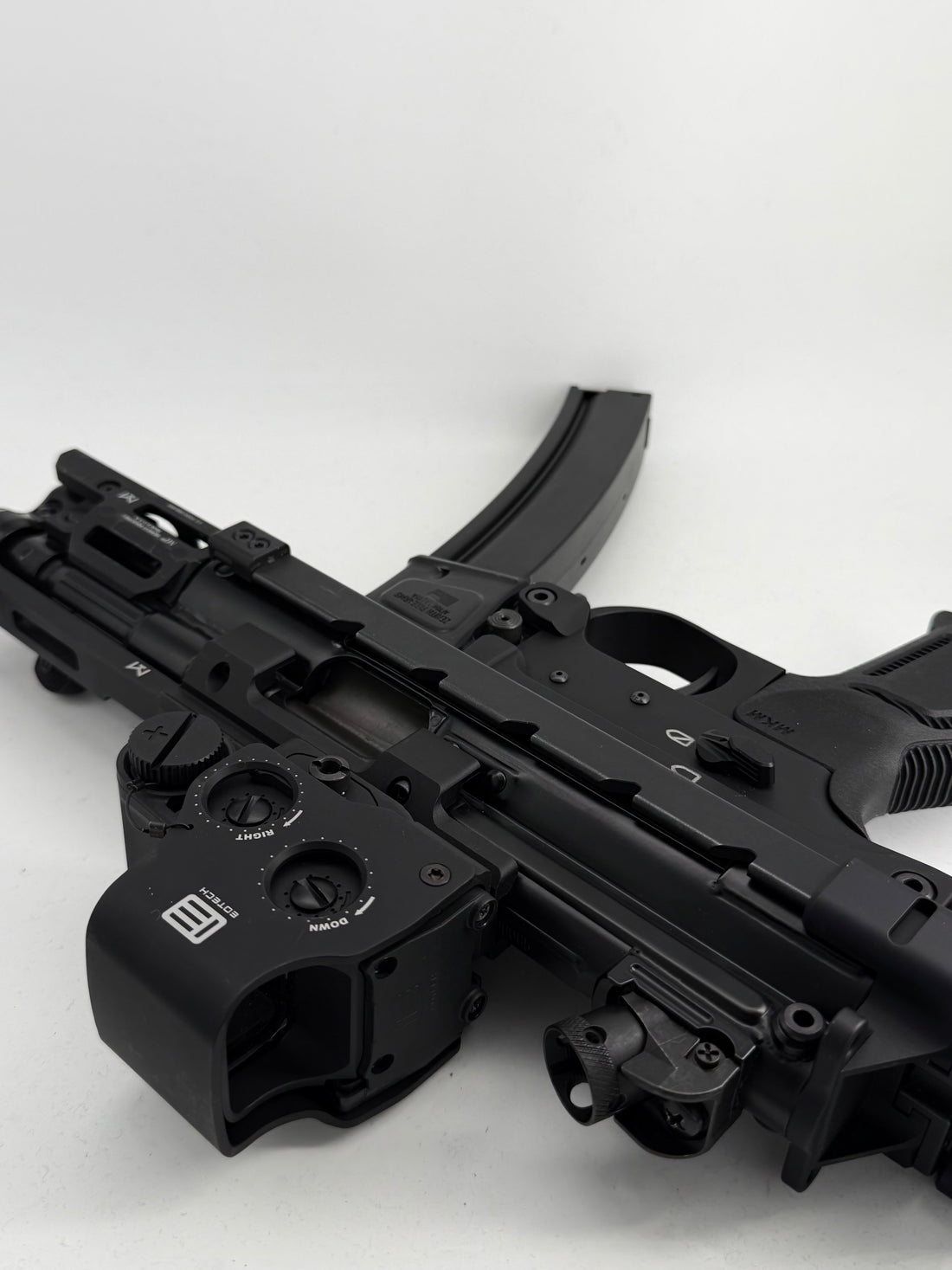 EOTech: The Holographic Sight That Refuses to Go Away